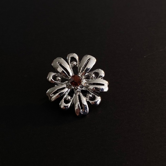 Pin Brooch - Picture 1 of 1